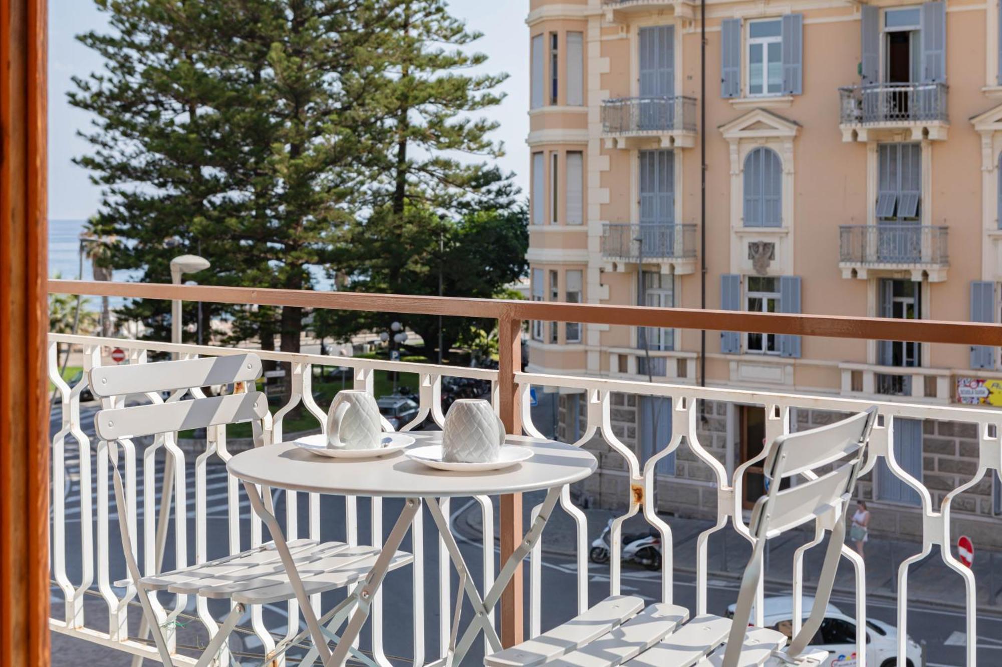 H11 Casa Tecla Centro-Mare Apartamento Sanremo Exterior foto